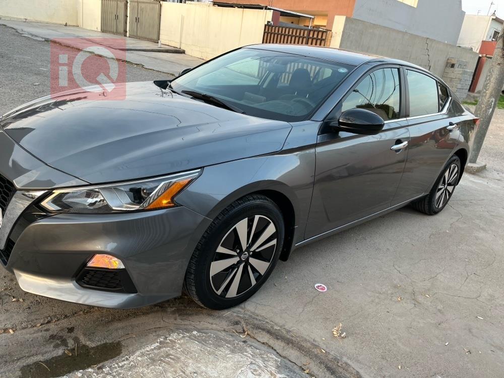 نيسان ألتيما